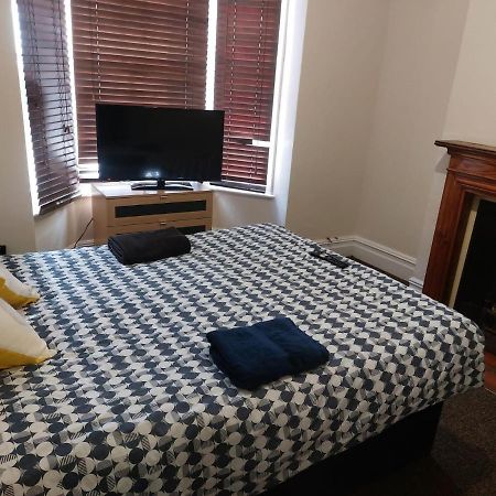 Rooms In A Victorian Comfortable 4-Bedroom House In Milton Keynes Rooms Not En-Suites Wolverton  Zewnętrze zdjęcie