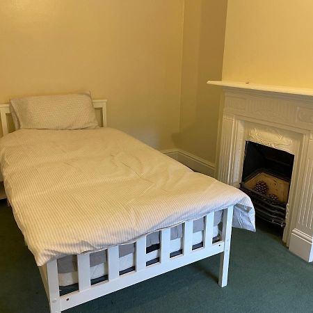 Rooms In A Victorian Comfortable 4-Bedroom House In Milton Keynes Rooms Not En-Suites Wolverton  Zewnętrze zdjęcie