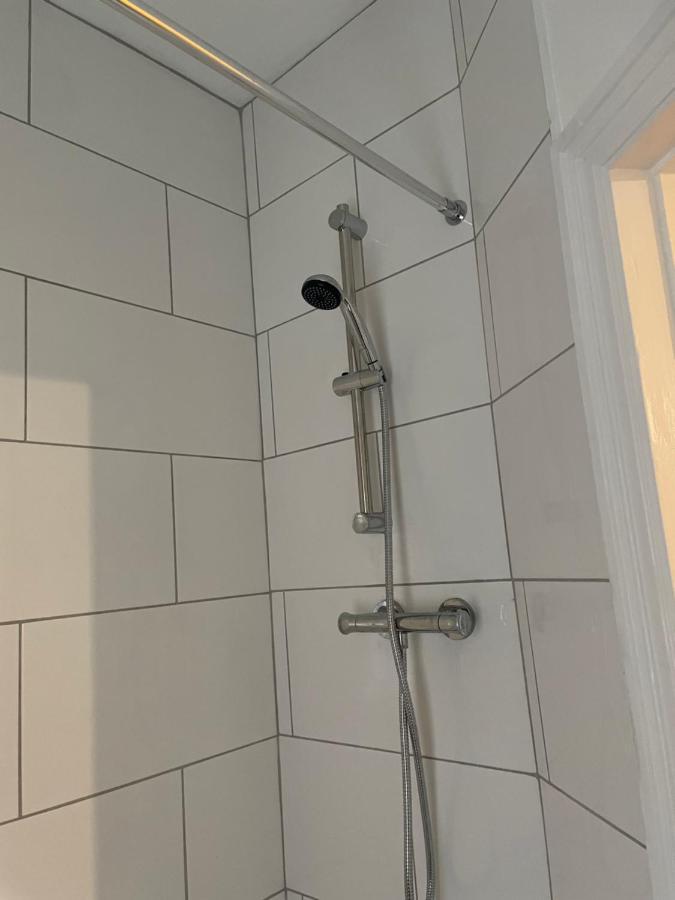 Rooms In A Victorian Comfortable 4-Bedroom House In Milton Keynes Rooms Not En-Suites Wolverton  Zewnętrze zdjęcie