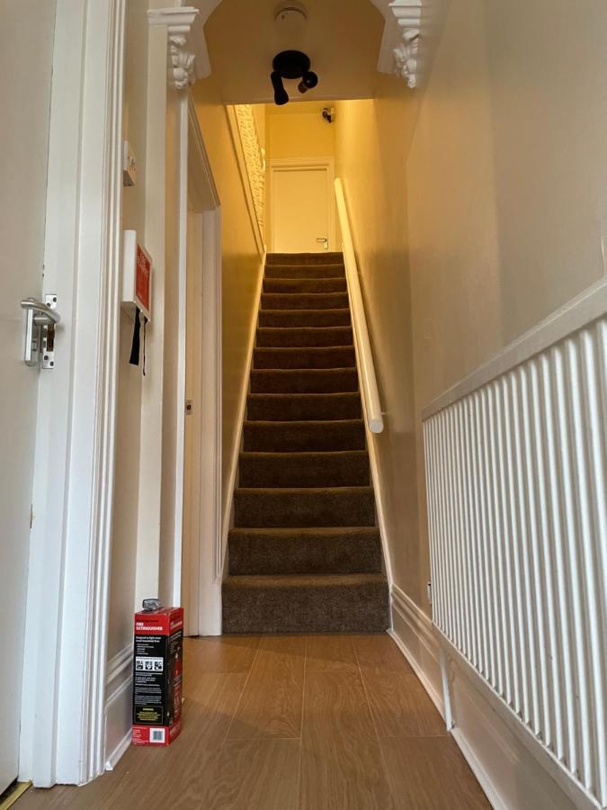 Rooms In A Victorian Comfortable 4-Bedroom House In Milton Keynes Rooms Not En-Suites Wolverton  Zewnętrze zdjęcie