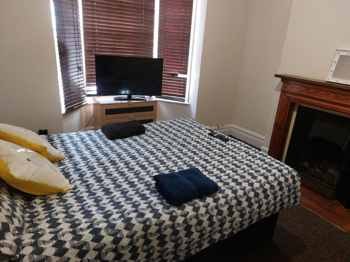 Rooms In A Victorian Comfortable 4-Bedroom House In Milton Keynes Rooms Not En-Suites Wolverton  Zewnętrze zdjęcie