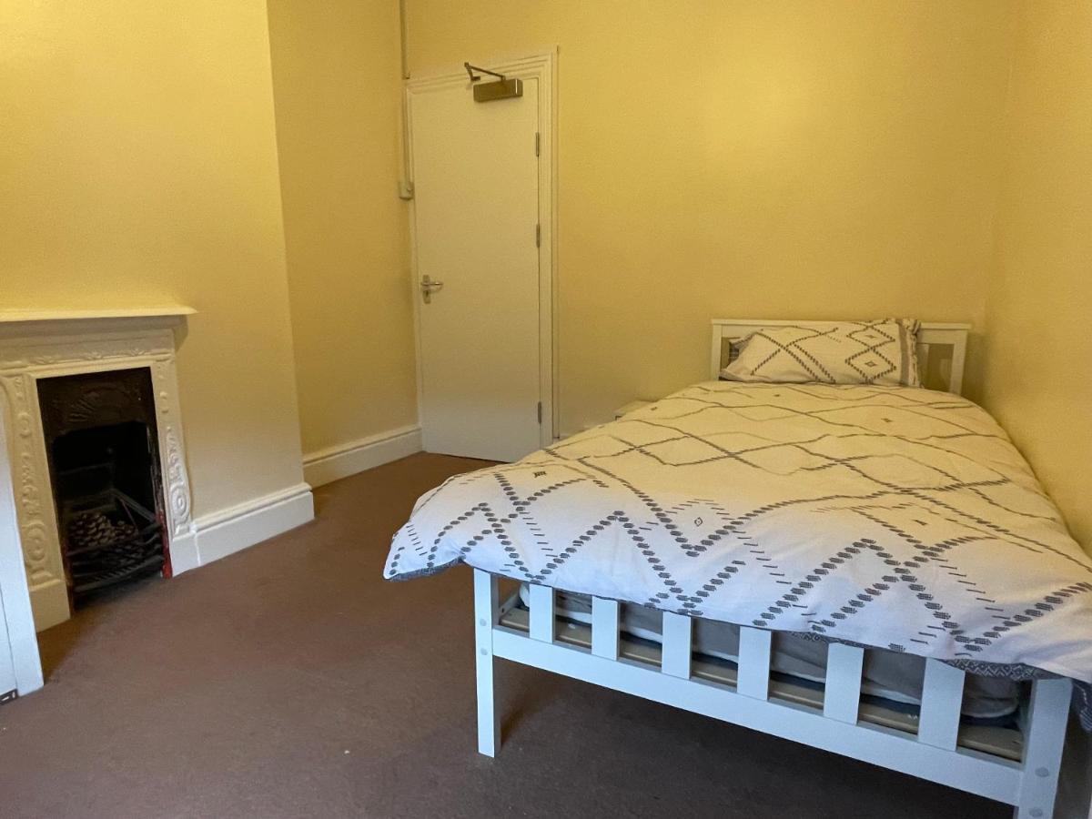 Rooms In A Victorian Comfortable 4-Bedroom House In Milton Keynes Rooms Not En-Suites Wolverton  Zewnętrze zdjęcie