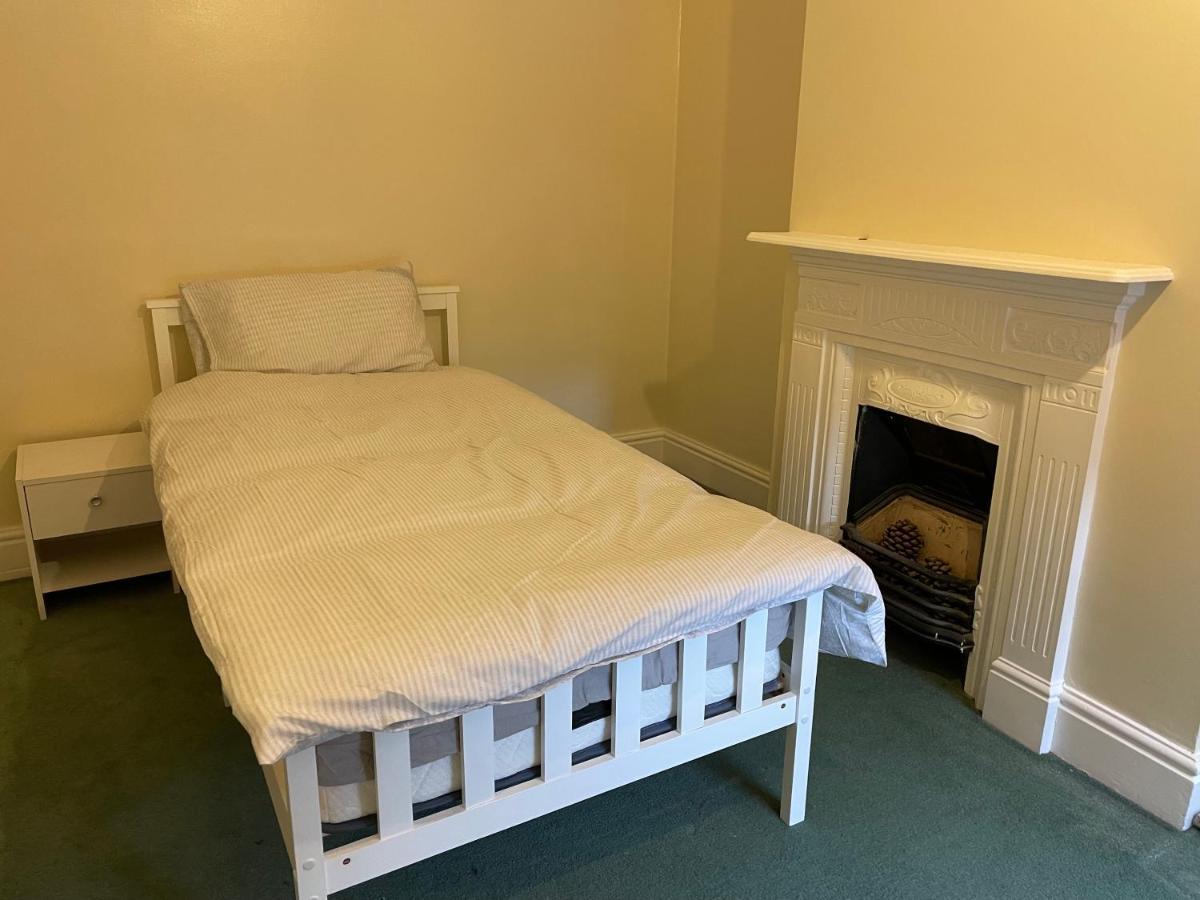 Rooms In A Victorian Comfortable 4-Bedroom House In Milton Keynes Rooms Not En-Suites Wolverton  Zewnętrze zdjęcie