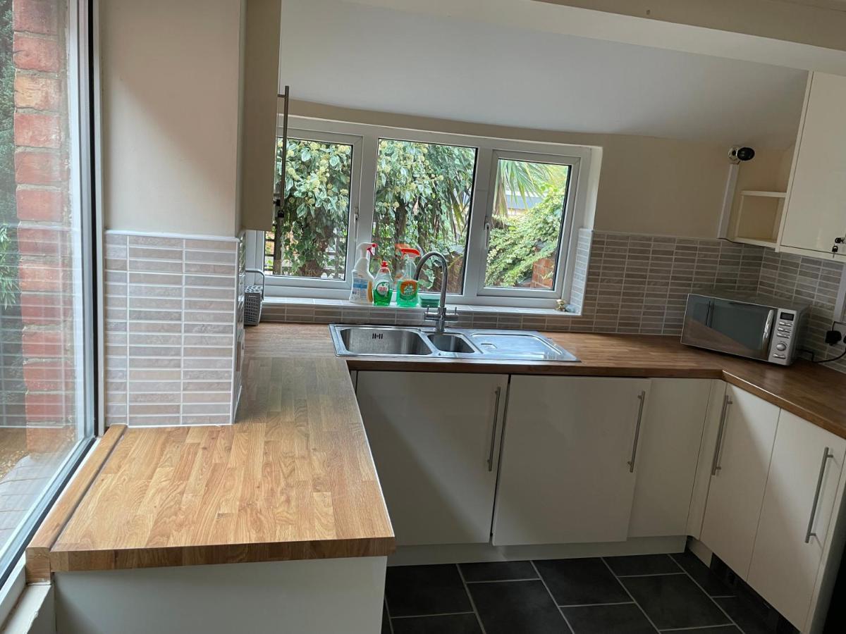 Rooms In A Victorian Comfortable 4-Bedroom House In Milton Keynes Rooms Not En-Suites Wolverton  Zewnętrze zdjęcie